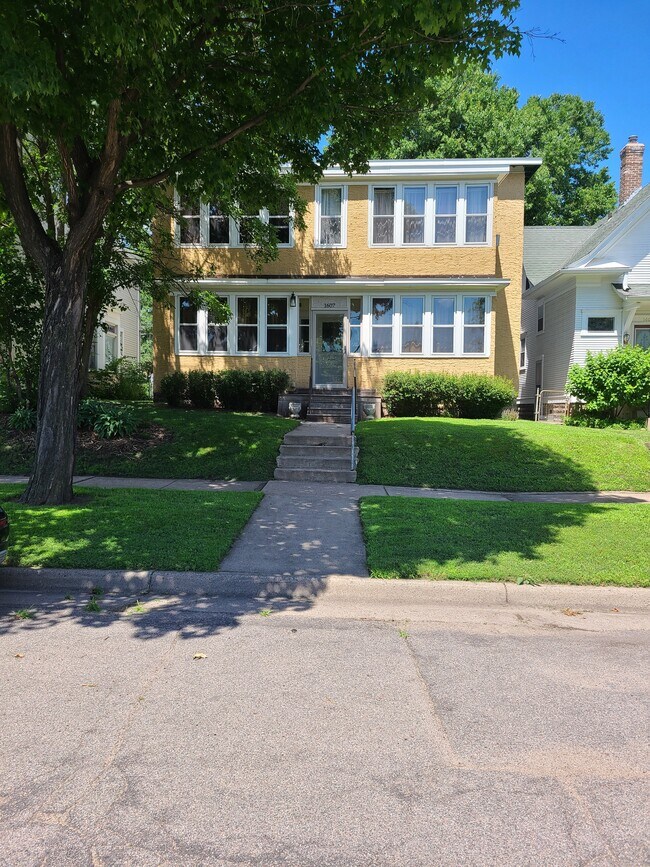 Building Photo - 1607 Carroll Ave