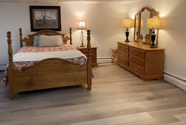 Building Photo - 6 Orchard Rd