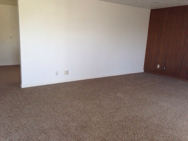 Foto del edificio - Great Brick Rambler for Rent in Washington Terrace