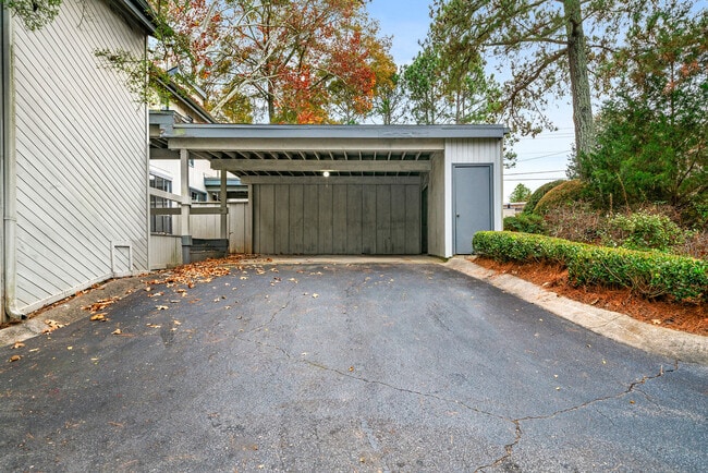Building Photo - 670 Highland Ct