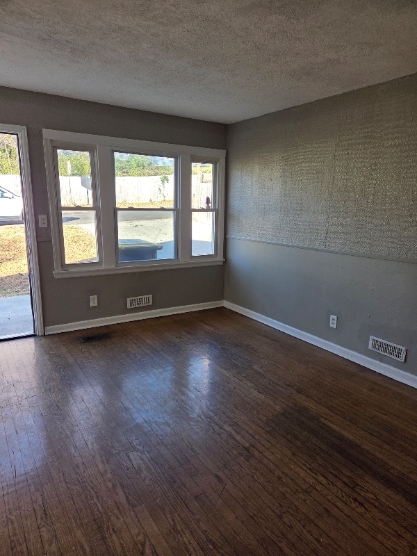 Foto del edificio - 5907 Jackson Ave