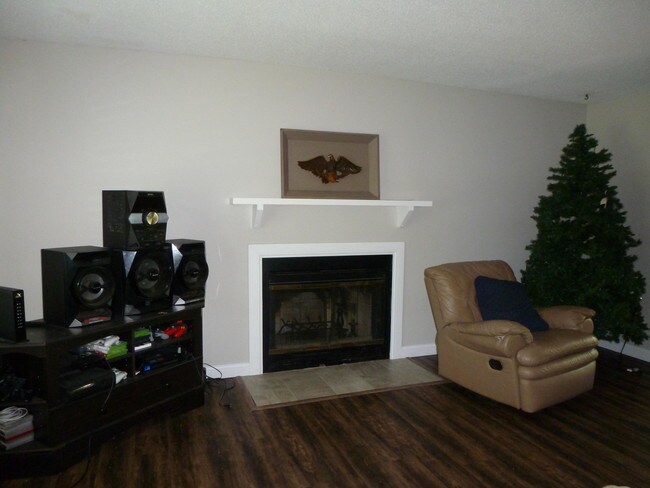 Building Photo - 1005 Sheffield Ct