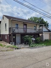 Building Photo - 606 21st St W