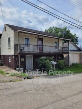 Building Photo - 606 21st St W