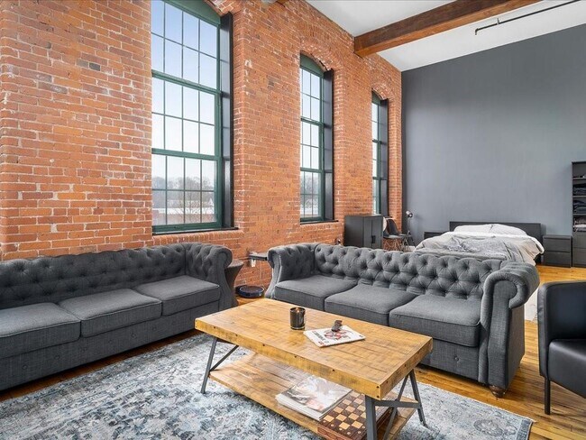 Foto del edificio - 589 Atwells Ave