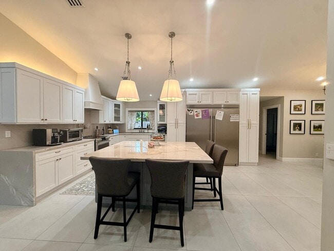 Foto del edificio - 14191 Snowberry Dr