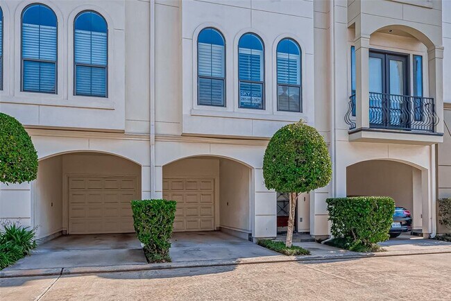 Foto del edificio - 3125 Fairdale Oaks E