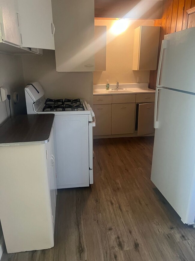 Building Photo - Cozy 1Bd 1Ba apartment with new appliances...