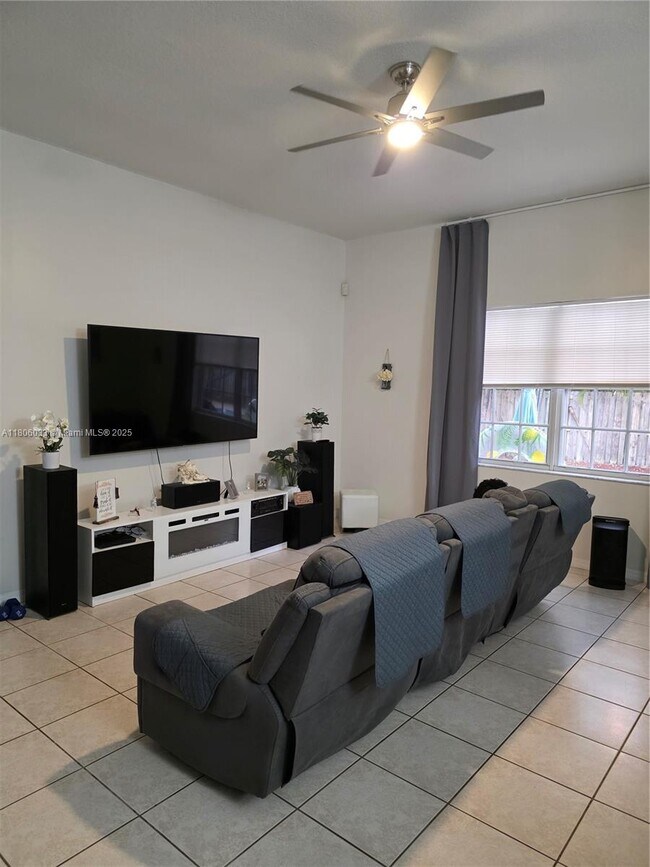 Foto del edificio - 15764 SW 101st St