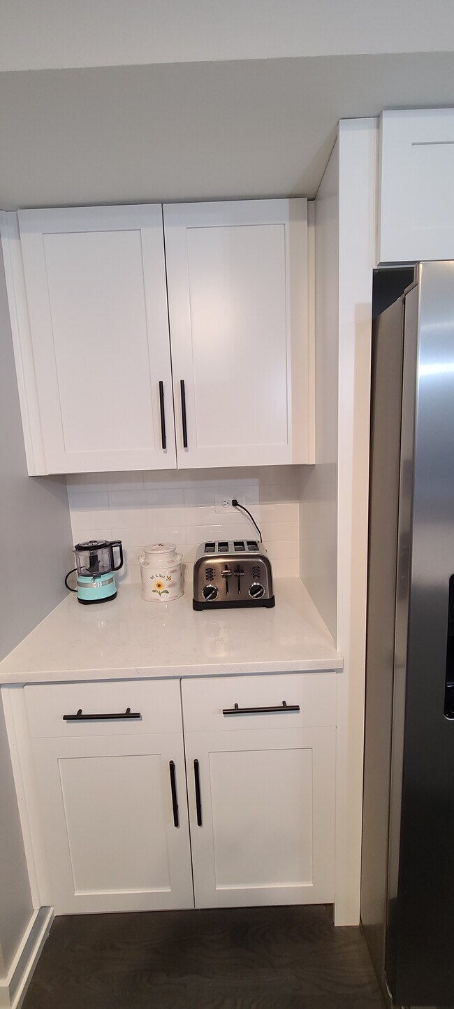 Foto del edificio - 8362 W Summerdale Ave