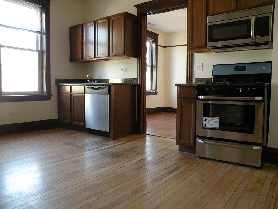 Primary Photo - 2856 N Hamlin Ave