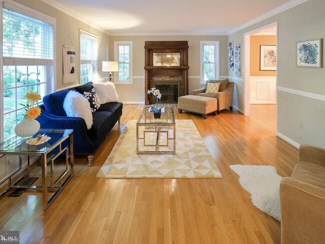 Building Photo - 4 br, 3.5 bath House - 1580 Keswick Pl