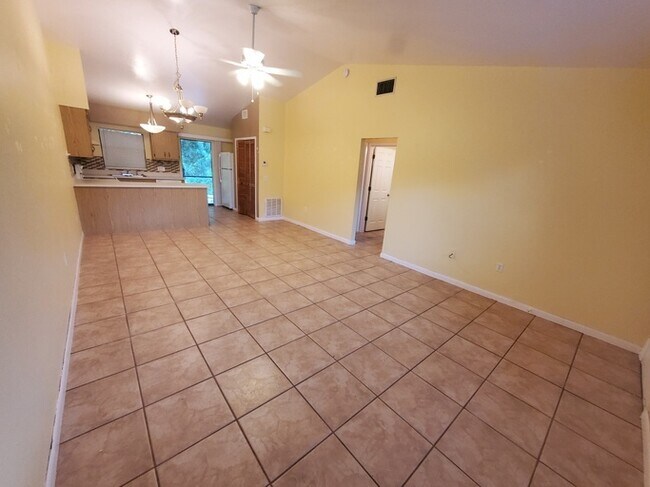 Building Photo - 17405 E Carnegie Cir