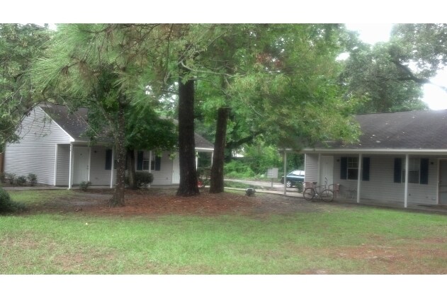 Building Photo - 408 Maides Ave