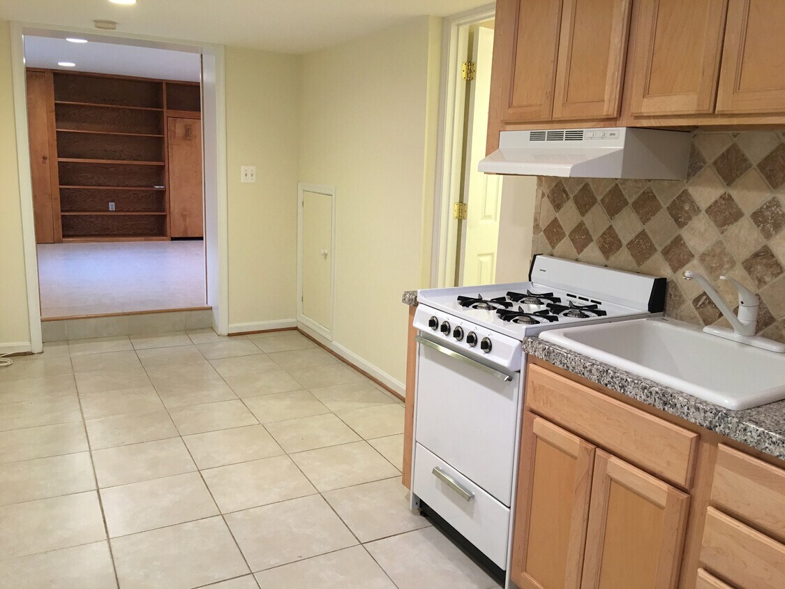 2336 Huidekoper Pl NW Unit Basement Apartment, Washington, DC 20007