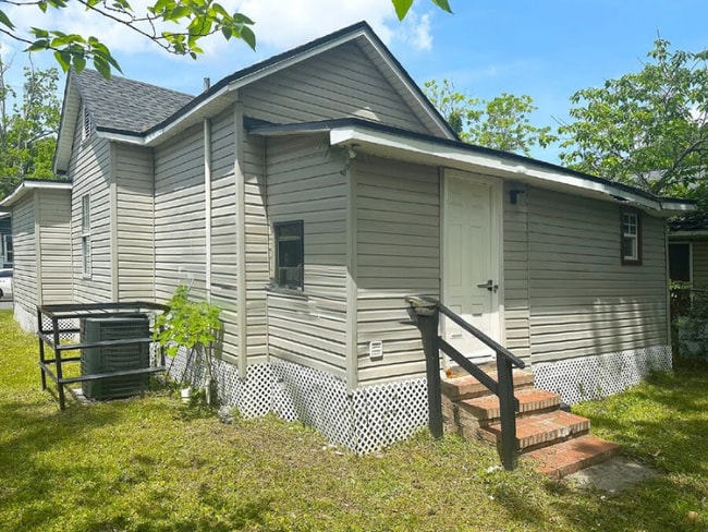 Building Photo - 1474 Windle St