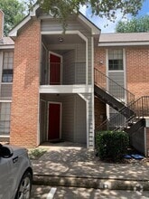 Building Photo - 2401 Sycamore Ave