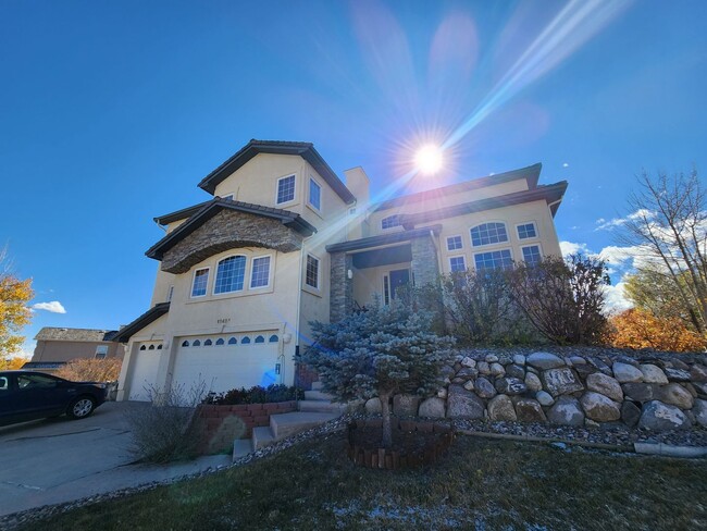 Foto del edificio - Immaculate 6 Bed, 6 Bath Home In Gleneagle!!!