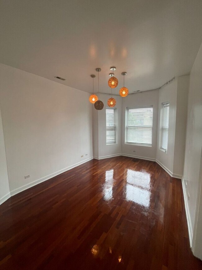 Foto del edificio - 5739 S Calumet Ave