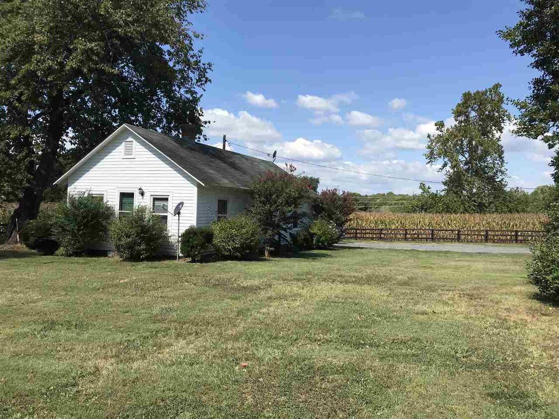 Foto principal - 83 Whitlock Rd