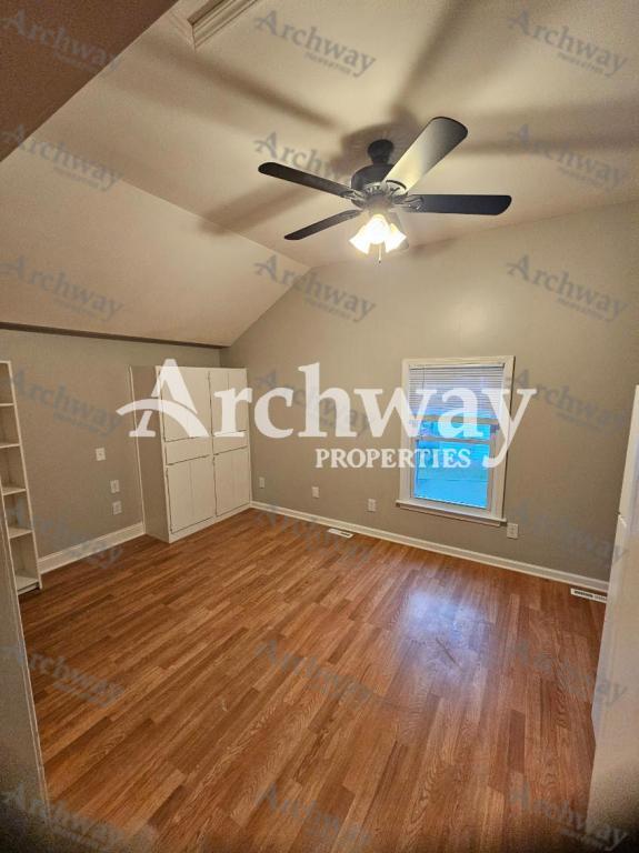 Building Photo - 1026 S 56th Terrace