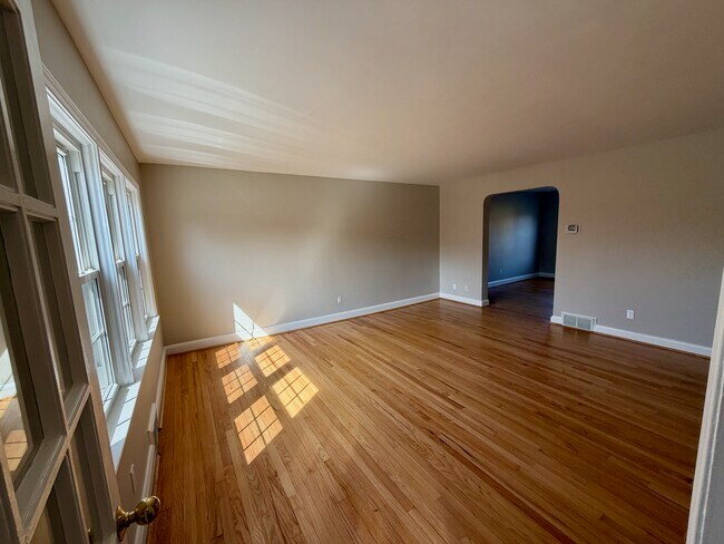 Foto del edificio - 1602 Glen Keith Blvd