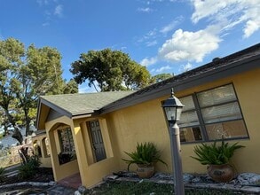 Building Photo - 2320 Sunrise Dr