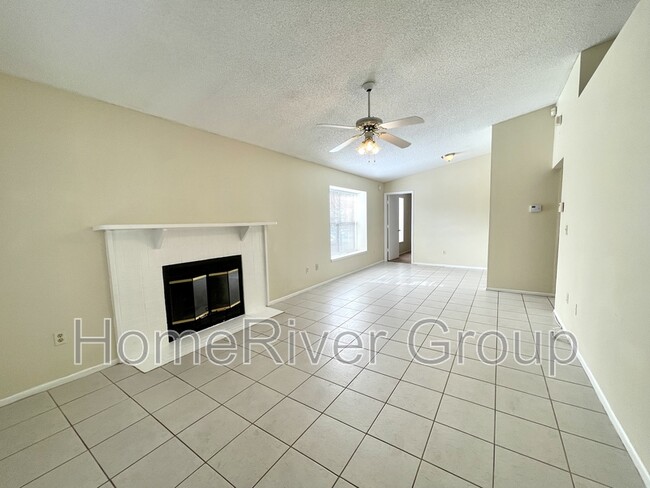 Foto del edificio - 14733 Norwood Oaks Dr