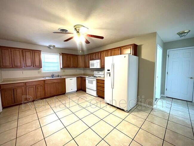 Foto del edificio - 707 Katie Ln