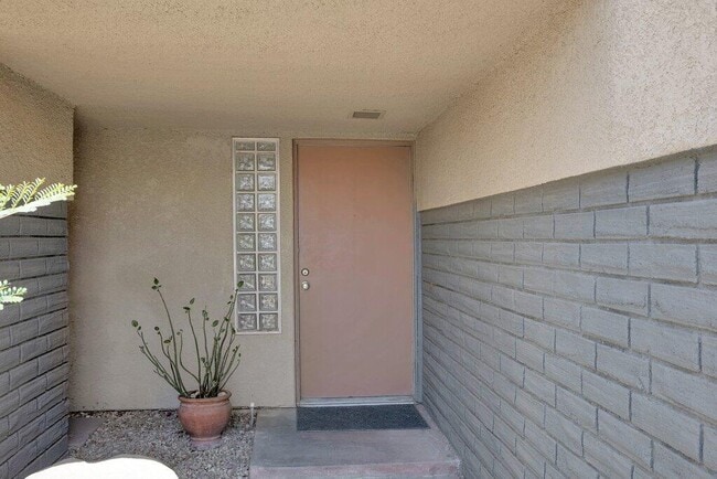 Building Photo - 3071 Sunflower Cir E