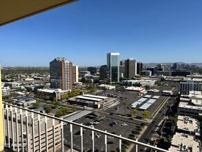 Building Photo - 207 W CLARENDON Ave