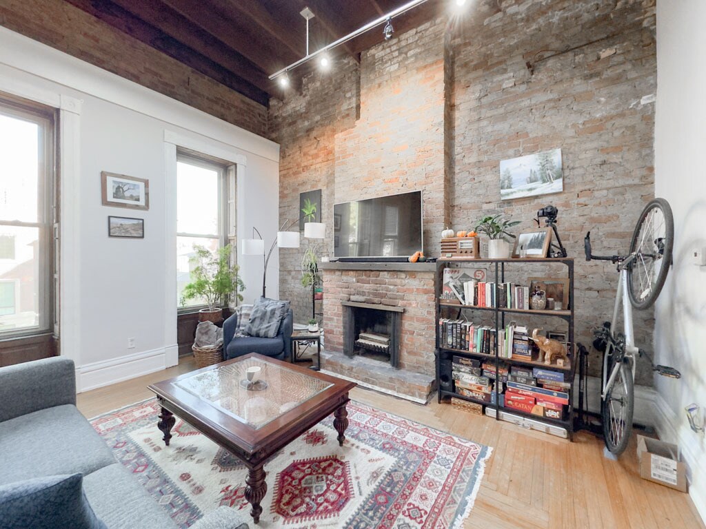 Foto principal - 2136 N Clifton Ave