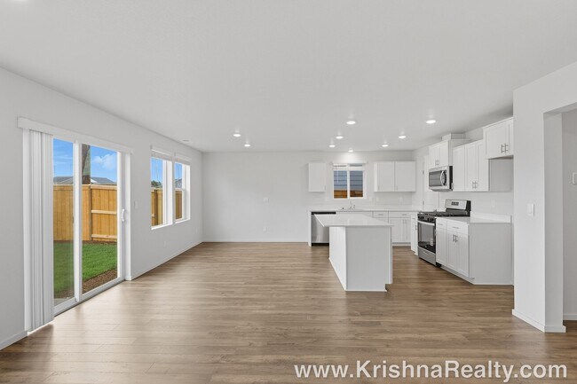 Building Photo - Beautiful 4 BD* 2.5 BA  **NEW** CONSTRUCTI...