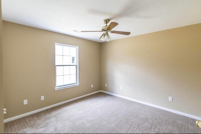 Foto del edificio - 5904 Kelsey Dr