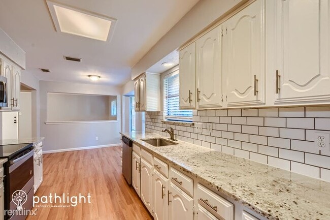 Building Photo - 3 br, 2 bath House - 3710 Bellaire Dr UNIT