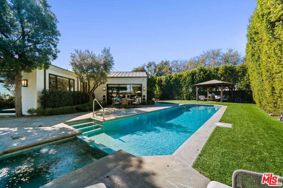 Foto principal - 2410 Crest View Dr