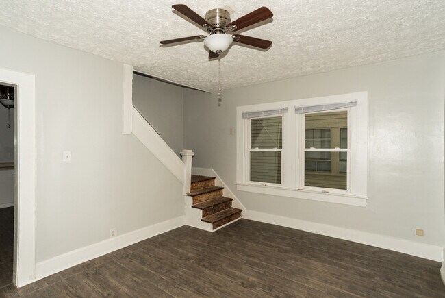 Foto del edificio - 3 Bedrooms and Fenced Yard in Bosart Brown Neighborhood