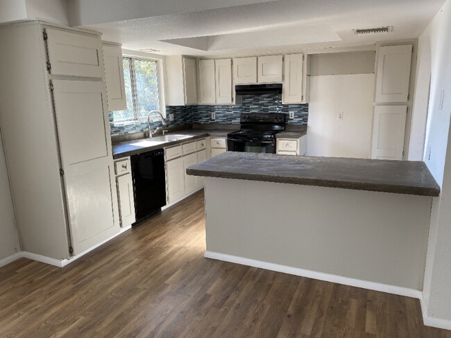 Foto del edificio - 3871 W Mars St