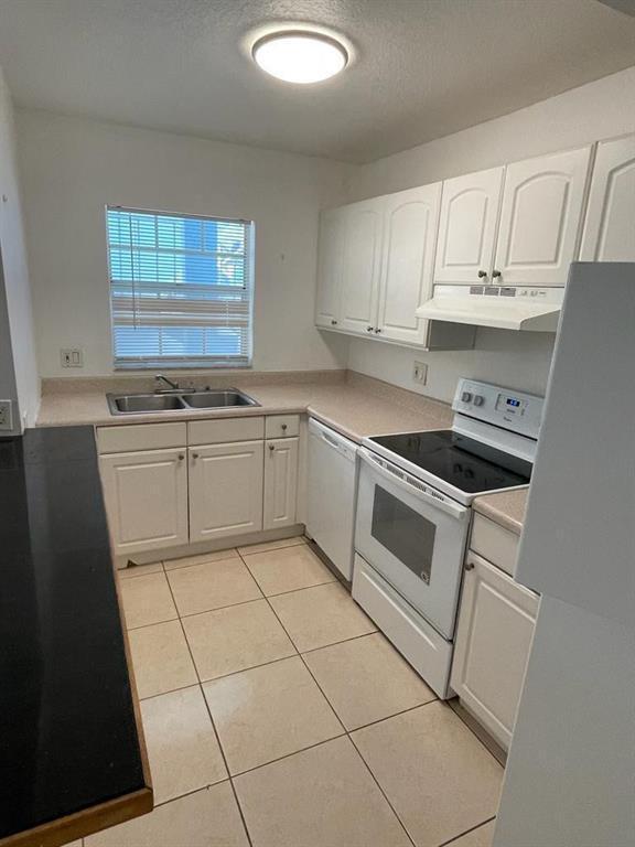 Building Photo - 4951 Wedgewood Way