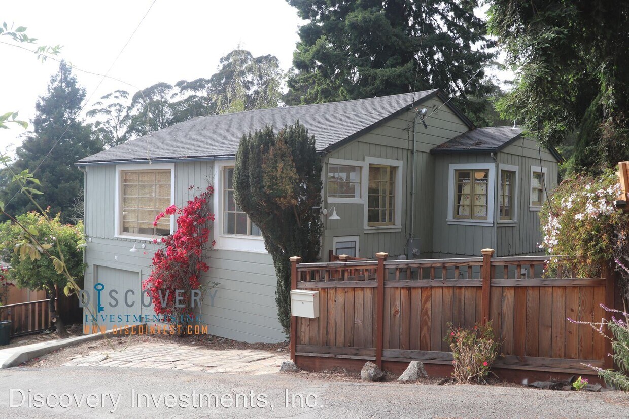 Primary Photo - 2 br, 1 bath House - 22 Avon Rd.