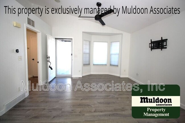 Foto del edificio - 6296 Gossamer St
