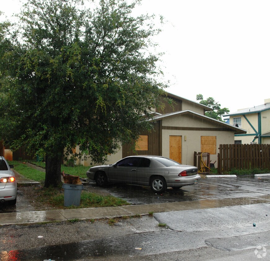 Building Photo - 5925 NW 23rd St