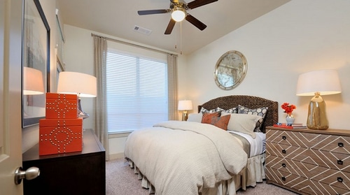 Building Photo - 880 S Texas 6