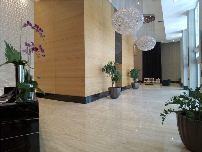 Building Photo - 950 Brickell Bay Dr