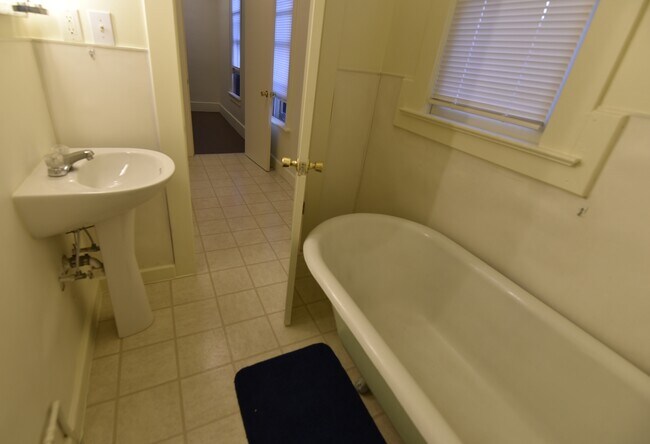 Bathroom - 821 6th St NW