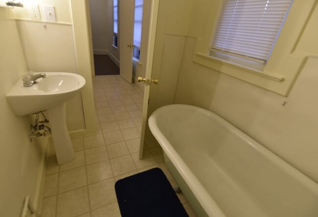 Bathroom - 821 6th St NW