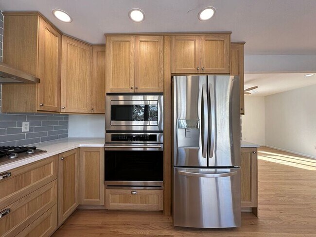 Building Photo - 7615 Aberdeen Way