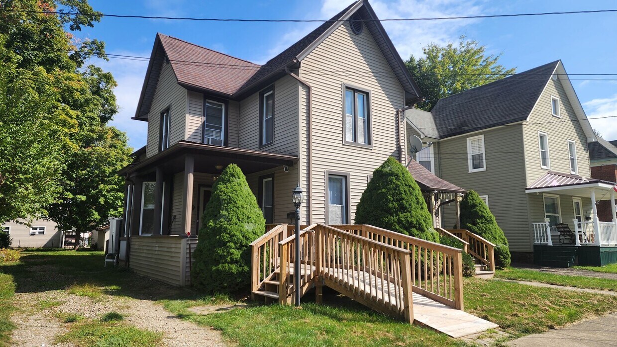 Primary Photo - 89-91 Summit Street, Salamanca NY 14779