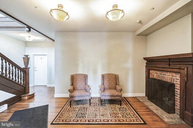 Foto del edificio - 7220 Ridge Ave