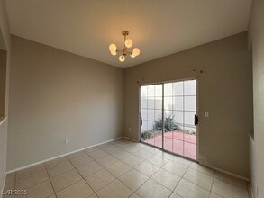 Building Photo - 380 Seine Way